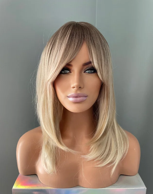 ""Ava"" - Short Layered Blonde Wig